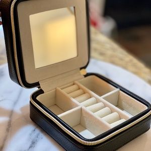 Black Leather Jewelry Case